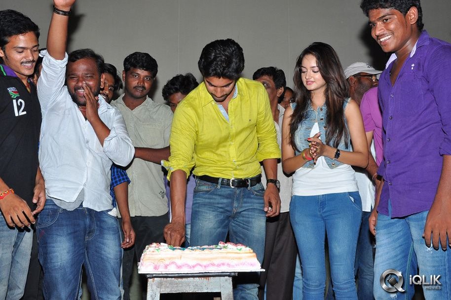 Pyaar-Mein-Padipoyane-Movie-Success-Tour